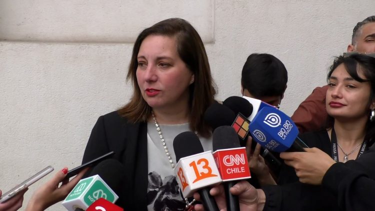 DECLARACIONES SENADORA PAULINA VODANOVIC EN LA MONEDA 03