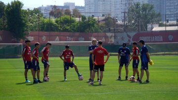 081124DEP04 APOYO ENTRENAMIENTO SELECCION CHILENA 01