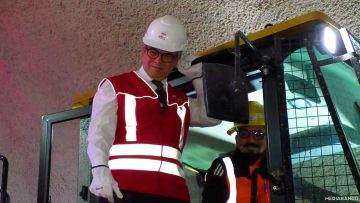 02122408 AUTORIDADES INSPECCIONAN AVANCE DE LA LINEA 7 DEL METRO 01 (1)