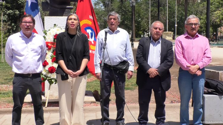 18122406 HOMENAJE PC A LUIS EMILIO RECABARREN 01