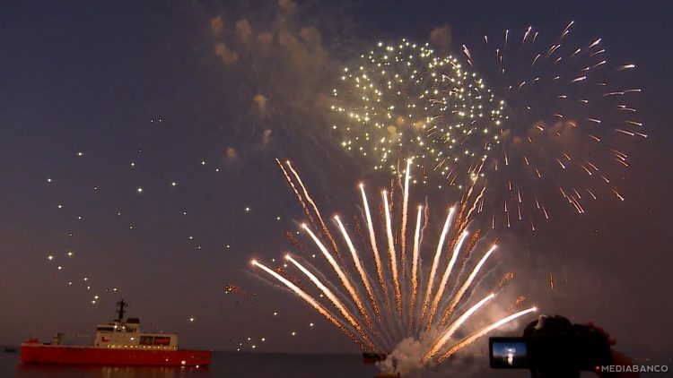 261224V01 ENSAYO FUEGOS ARTIFICIALES EN VALPARAISO 27