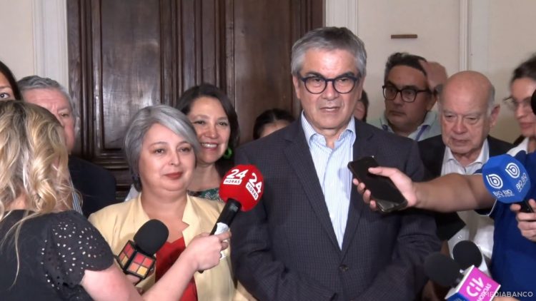 250125C09 DECLARACIONES MINISTROS MARCEL Y JARA TRAS COMISIÓN DE HACIENDA 01