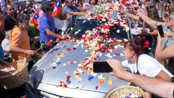01032506 HOMENAJE A MIGUEL PIÑERA EN PÉRGOLA DE LAS FLORES 01