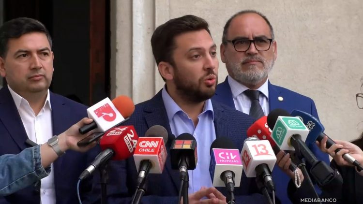 14032501 AUTORIDADES SEXTA REGION SE REUNEN CN SUBSECRETARIO CORDERO 01