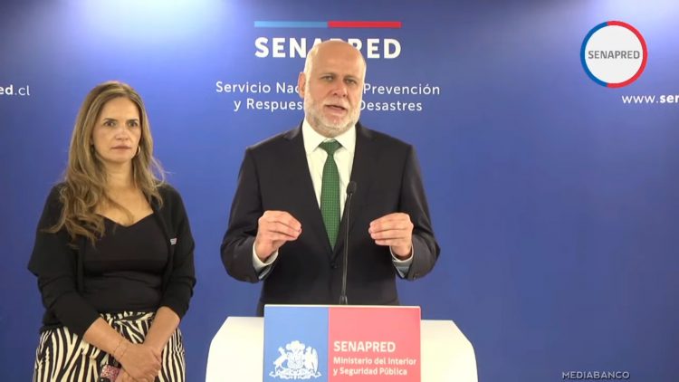 14032506 PUNTO DE PRENSA MINISTRO ELIZALDE Y DIRECTORA DE SENAPRED 111
