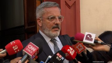 28042515 PRESIDENTE DEL PL TRAS REUNIÓN OFICIALISTA 01