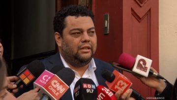 28042517 JOSÉ TORO TRAS REUNIÓN OFICIALISTA 01 (1)