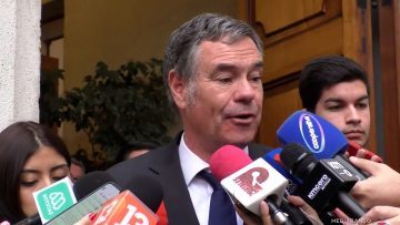 06052507 PRESIDENTE DEL SENADO POR EL INFORME DE LA COMISIÓN POR LA PAZ Y EL ENTENDIMIENTO 01