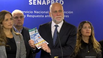 07052502 AUTORIDADES SOBRE PROGRAMA INVIERNO 01 (1)