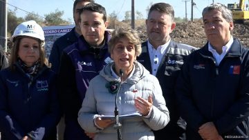 09052510 AUTORIDADES POR OBRAS DE LIMPIEZA EN EL RÍO MAPOCHO 01