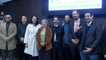 15052529 JEANNETTE JARA Y GONZALO WINTER EN FORO EN SANTIAGO 01