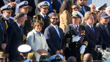 21052505 APOYO PRESIDENTE BORIC EN CEREMONIA GLORIAS NAVALES 01