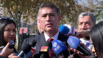 21052509 ARMADA, DELEGADO RM Y ALCALDE SANTIAGO POR 21 MAYO 01