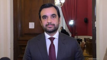 26052525 DECLARACIONES TRAS COMISIÓN DE CONSTITUCIÓN 01
