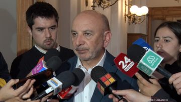 26052537 DECLARACIONES TRAS COMISIÓN DE SALUD POR VACUNAS VENCIDAS 01