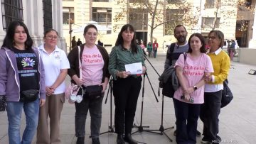 30052519 PACIENTES ENTREGAN CARTA AL PRESIDENTE BORIC POR CASO LICENCIAS 9 (1)
