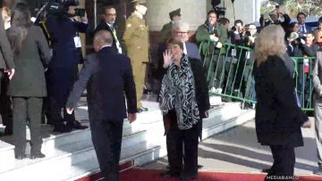01062513 LLEGADA MICHELLE BACHELET 01