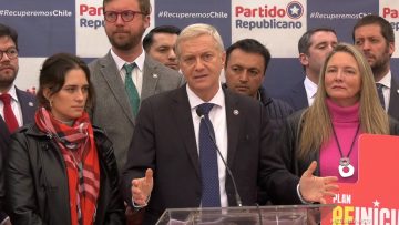 02062509 JOSÉ ANTONIO KAST PRESENTA PLAN REINICIA 01