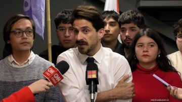 10062516 GONZALO WINTER PRESENTA SU COMANDO ESTUDIANTIL 01 (1)