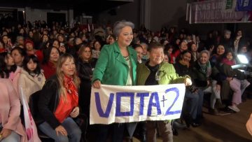 21062504 APOYO ACTO POR JEANNETTE JARA EN TEATRO CARIOLA 30