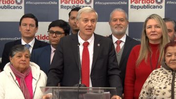 23062508 JOSÉ ANTONIO KAST PRESENTA EL PLAN GENERACIÓN DORADA 01 (1)