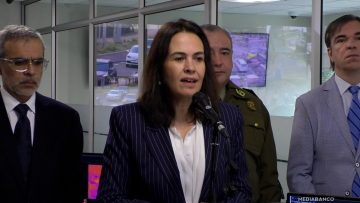 25062502 REUNIÒN MINISTRO CORDERO Y ALCALDESA DE VITACURA 15 (2)