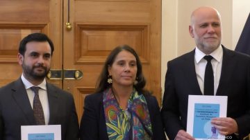25062514 COMISIÓN ASESORA PRESIDENCIAL DEL INDH REALIZA ENTREGA DE INFORME 01