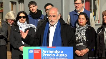 02072503 AUTORIDADES POR BIENVENIDA A FAMILIA PALESTINA REFUGIADA 01