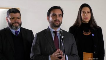 03072504 PUNTO DE PRENSA MINISTRO JAIME GAJARDO 01