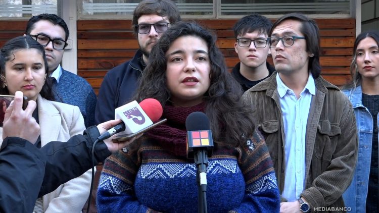 07072504 JUVENTUDES DEL PACTO UNIDAD POR CHILE APOYAN CANDIDATURA DE JEANNETTE JARA 01