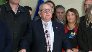 090725C06 DECLARACIONES SENADOR DURANA JUNTO A ACHM 01
