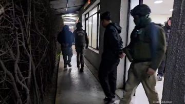 19072502 CARABINEROS POR DETENCIÓN DE BANDA EN LA PINTANA 01