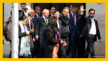 21072514 LLEGADA PRESIDENTES A LA CANCILLERÍA DEST (1)