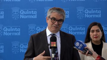 22072501 MINISTRO MARCEL Y ALCALDESA DELFINO RECORREN EMPRESA 01