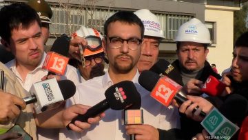 23072508 AUTORIDADES POR INCENDIO EN MUNICIPALIDAD DE PEÑALOLÉN 01