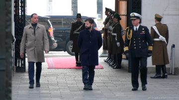 28072501 HONORES PRESIDENTE BORIC EN LA MONEDA 09