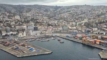 300725VALPO002  APOYOS DESDE EL AIRE VALPARAISO 01
