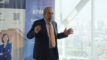 06082501 EXPOSICIÓN EX PRESIDENTE FREI EN SEMINARIO KPMG Y FEN UCH 01