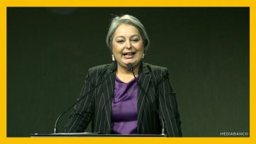 120825’7 JEANNETTE JARA EN SEMINARIO MONEDA PATRIA INVESTMENT 16