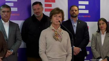 13082514 EVELYN MATTHEI CON ALCALDES POR VIOLENCIA EN LICEOS 32