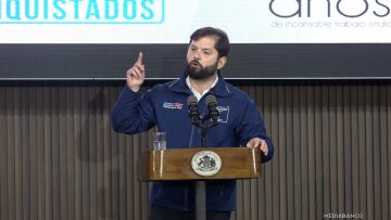 21082507 PRESIDENTE BORIC EN ANIVERSARIO DE LA CUT 01 (1)