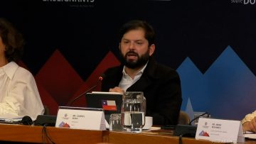 28082504 PRESIDENTE BORIC EN CUMBRE MUNDIAL DOCENTE 18