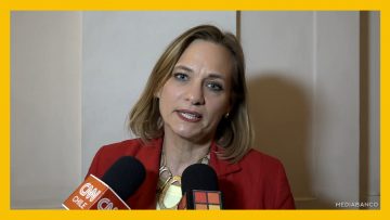01092517 CAROLINA GOIC POR MUERTE DE SU TÍO DEST