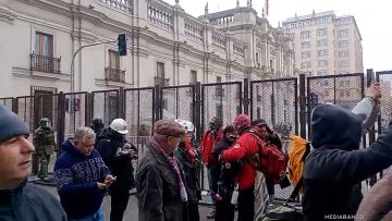 07092505 APOYO PASO DE MARCHA POR LA MONEDA 02 11