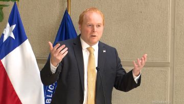 100925CONGRE05 DECLARACIONES DEL SENADOR ROJO EDWARDS 01