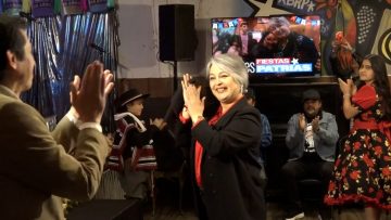 17092511 JEANNETTE JARA BAILA CUECA EN INICIO DE CAMPAÑA 01