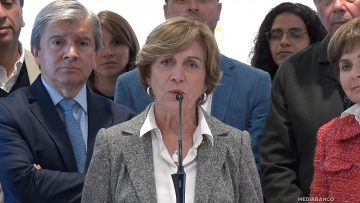29092510 EVELYN MATTHEI DENUNCIA DEUDAS DEL GOBIERNO 01 (1)