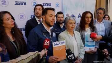 06102514 AMUR SE REÚNE CON JENNETTE JARA 01