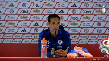 111025DEP01 DECLARACIONES DT SELECCIÓN CHILENA TRAS TRIUNFO A PERÚ 01