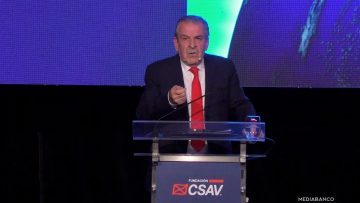 15102506 EXPRESIDENTE FREI EN DÍA DEL COMERCIO LEGAL 01 (1)